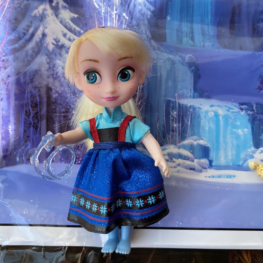 - 💕 Preloved Disney Parks Elsa Animator’s Collection Playset ❄️⛄️ - Picture 2 of 11